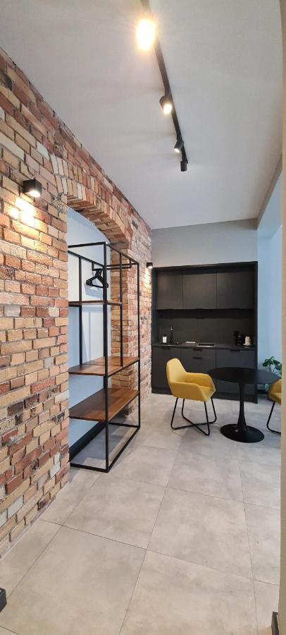 Apartsuites I Sorau ซารี ภายนอก รูปภาพ A micro apartment in Warsaw, Poland