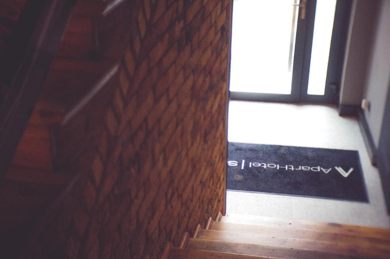 Apartsuites I Sorau ซารี ภายนอก รูปภาพ Entrance to the apartment