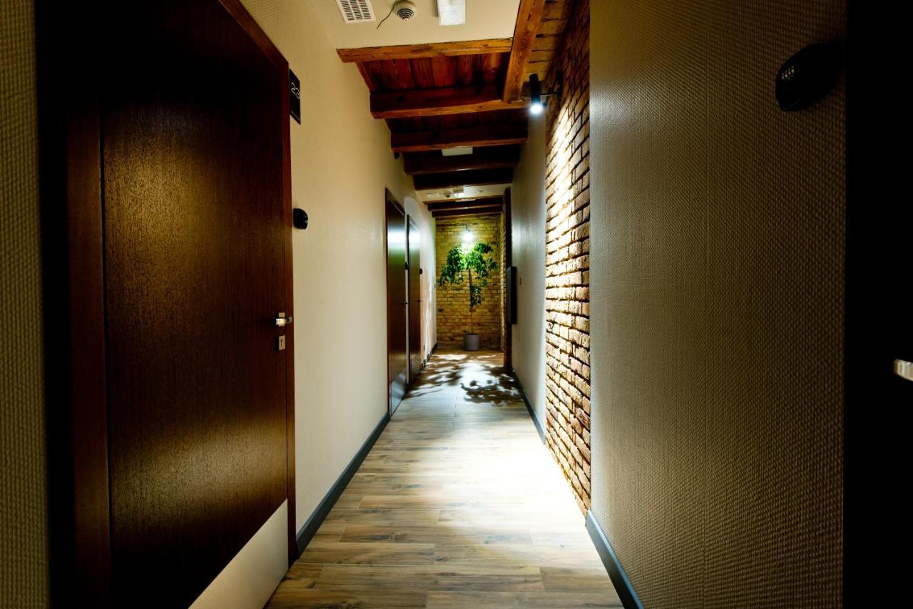 Apartsuites I Sorau ซารี ภายนอก รูปภาพ A corridor in a ryokan