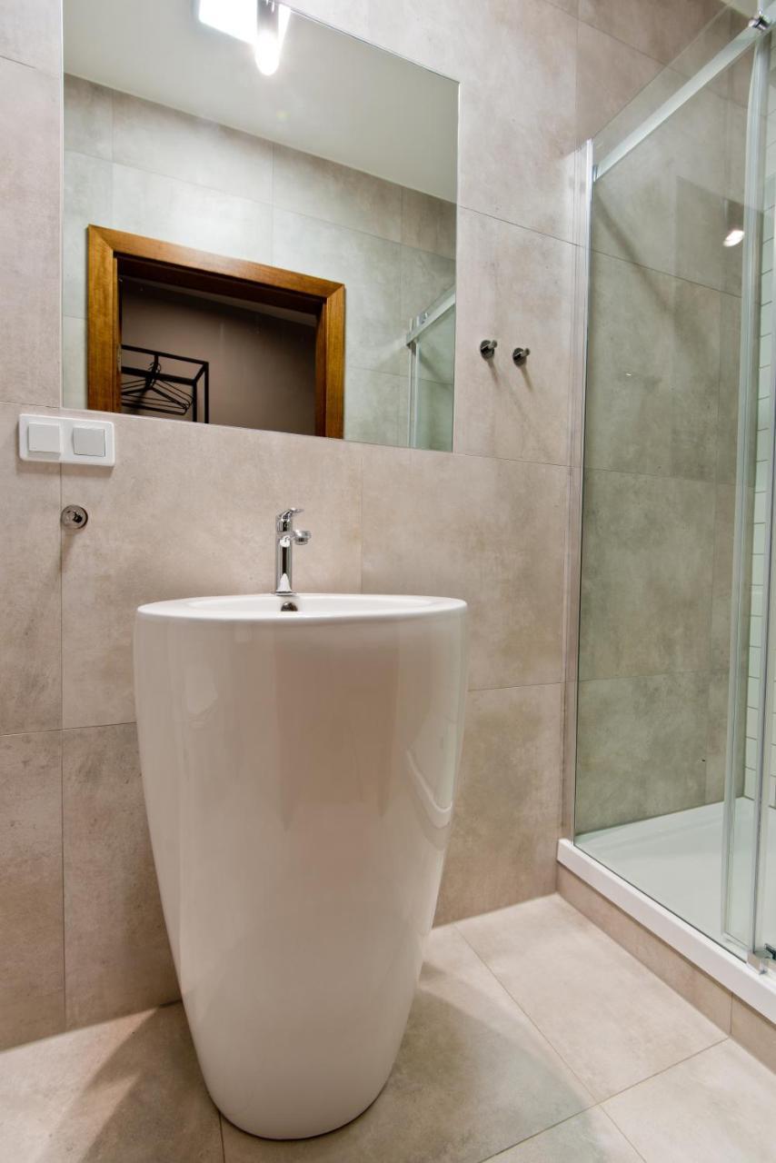 Apartsuites I Sorau ซารี ภายนอก รูปภาพ Bathroom