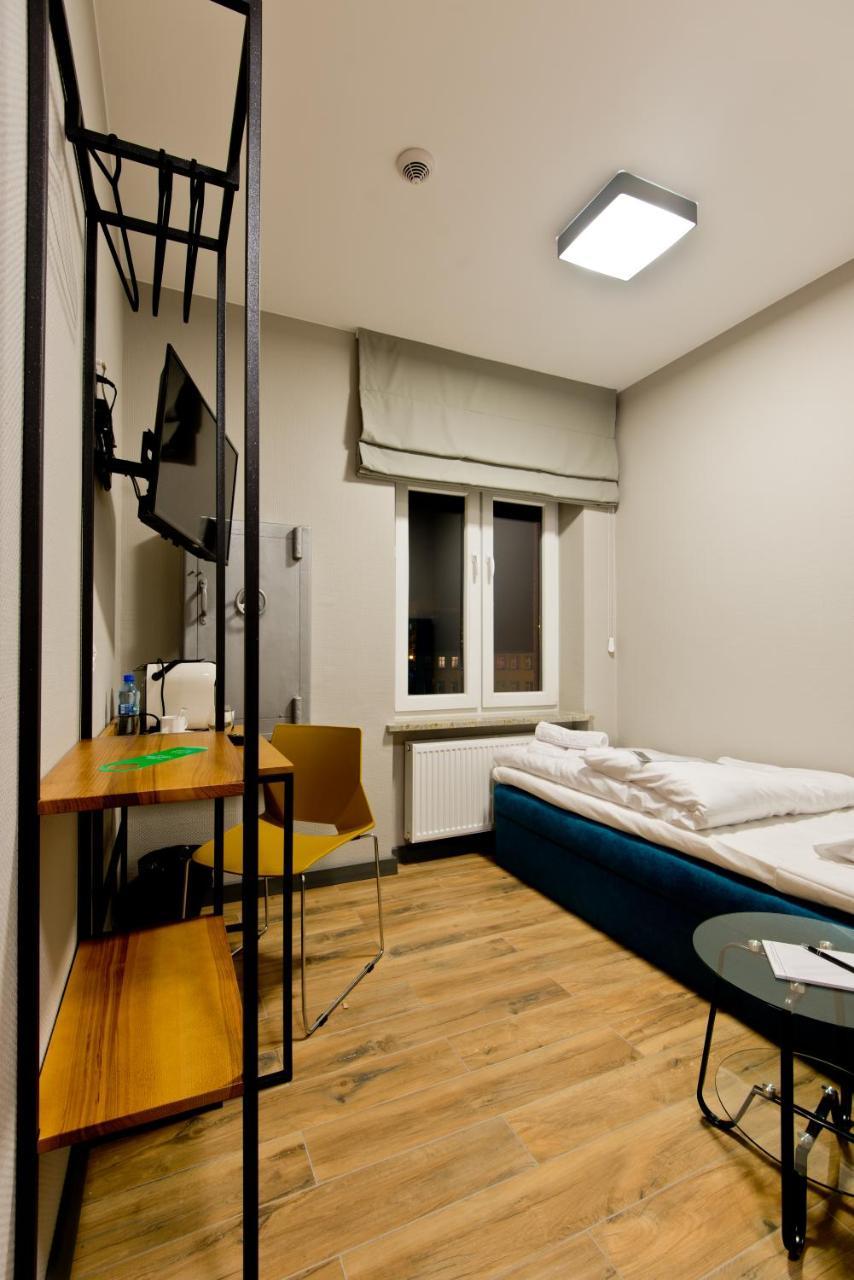 Apartsuites I Sorau ซารี ภายนอก รูปภาพ A room at the hotel