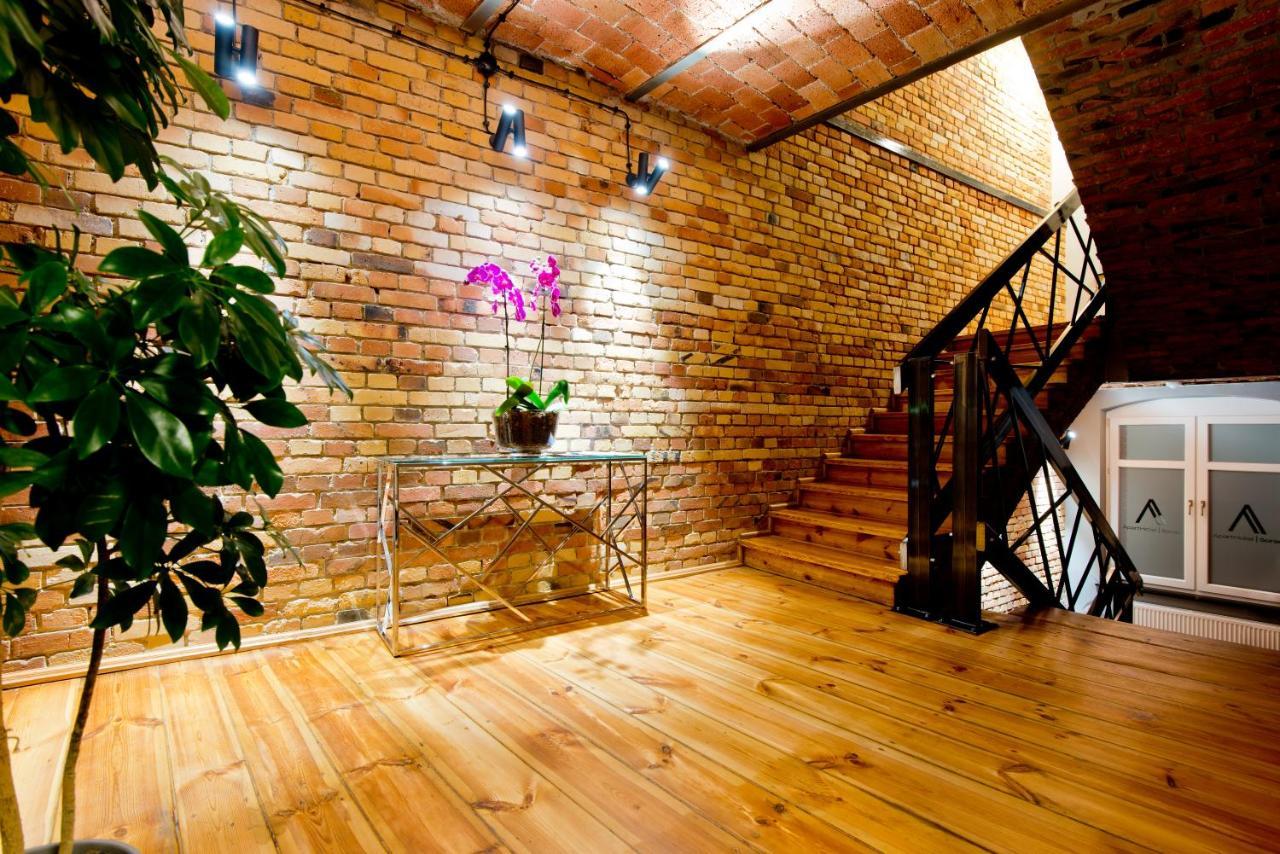 Apartsuites I Sorau ซารี ภายนอก รูปภาพ Interior of the building